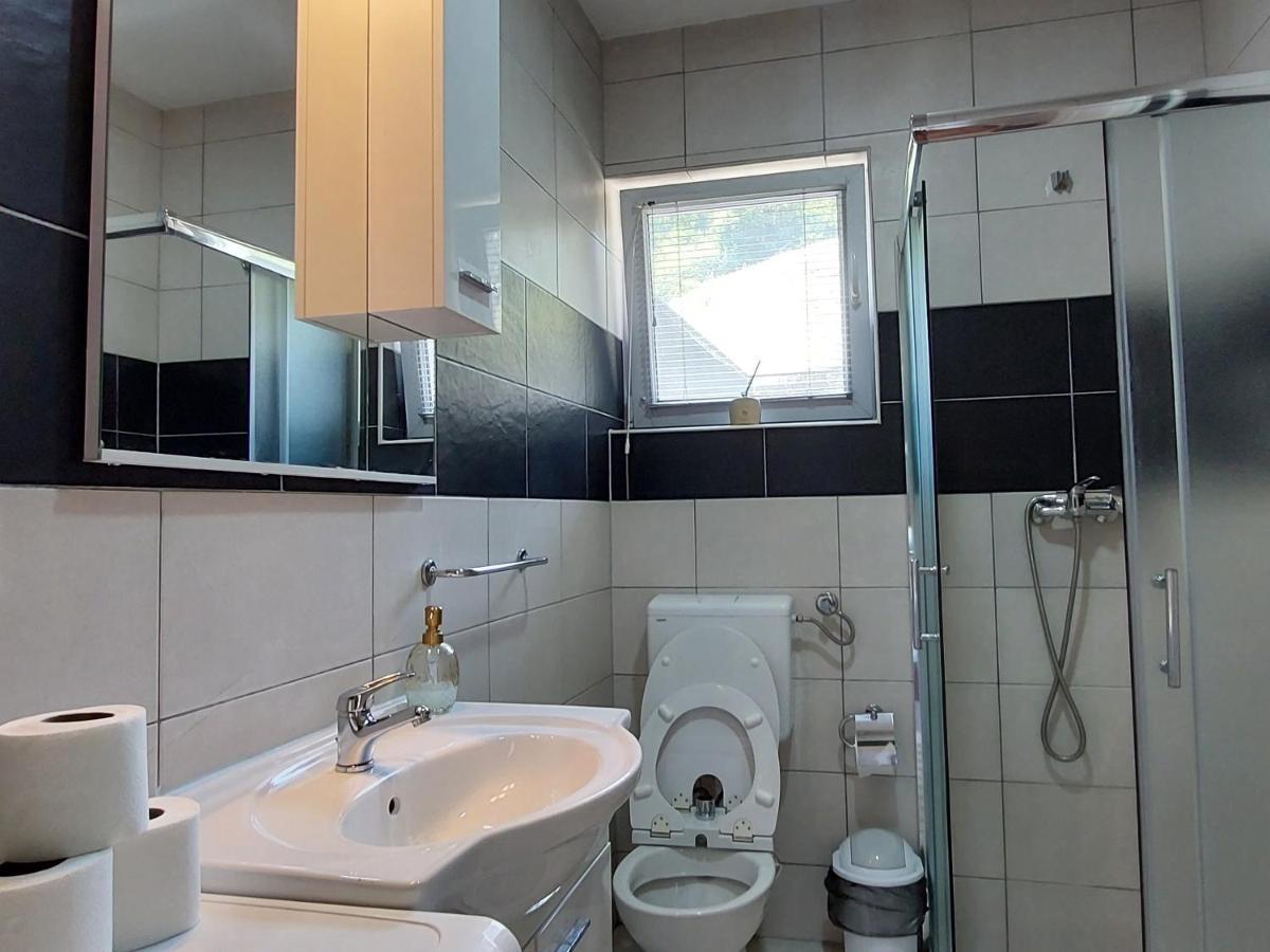 Apartments Window Бихач Экстерьер фото